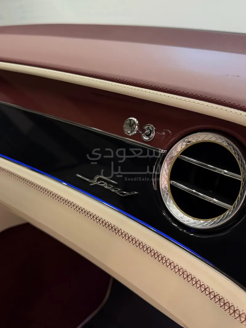 2025 بنتلي كونتيننتل جي تي الاصدار الاول