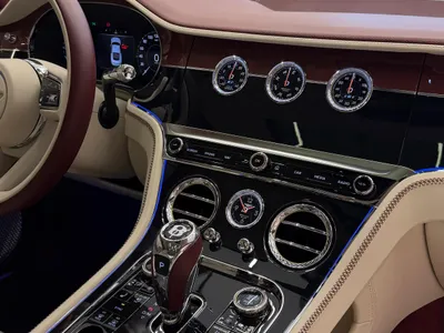 2025 بنتلي كونتيننتل جي تي الاصدار الاول