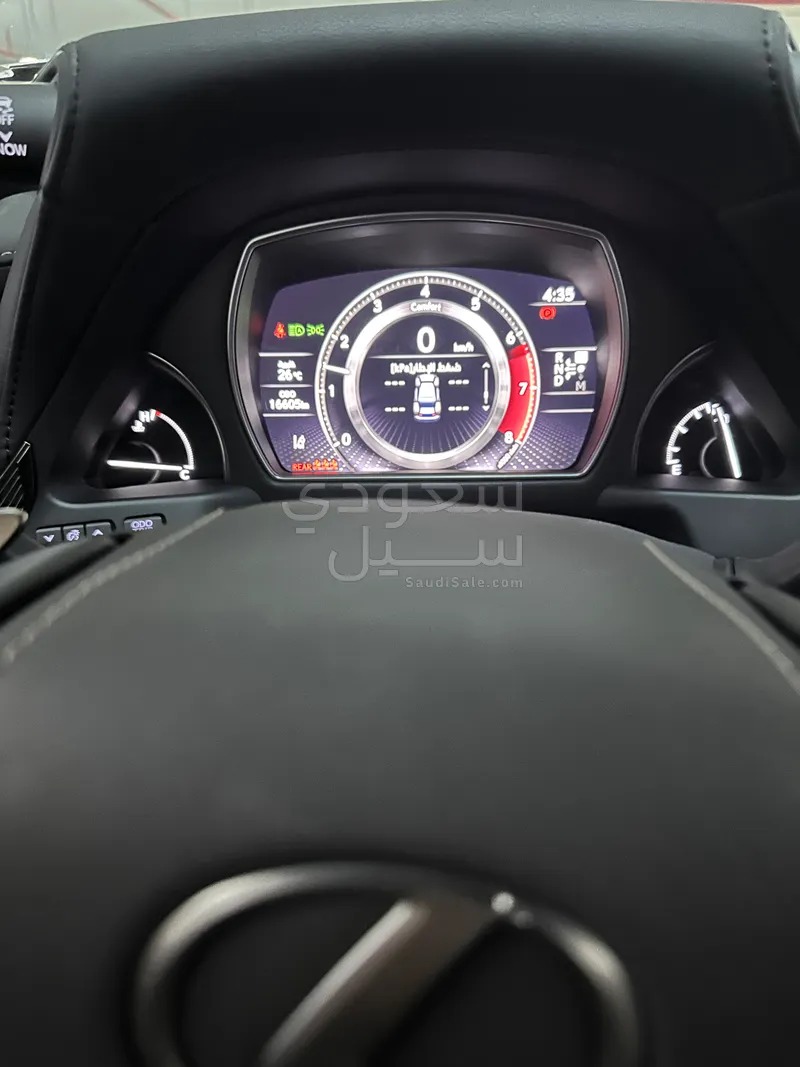 2022 لكزس إل إس 500