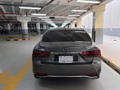 2022 لكزس إل إس 500