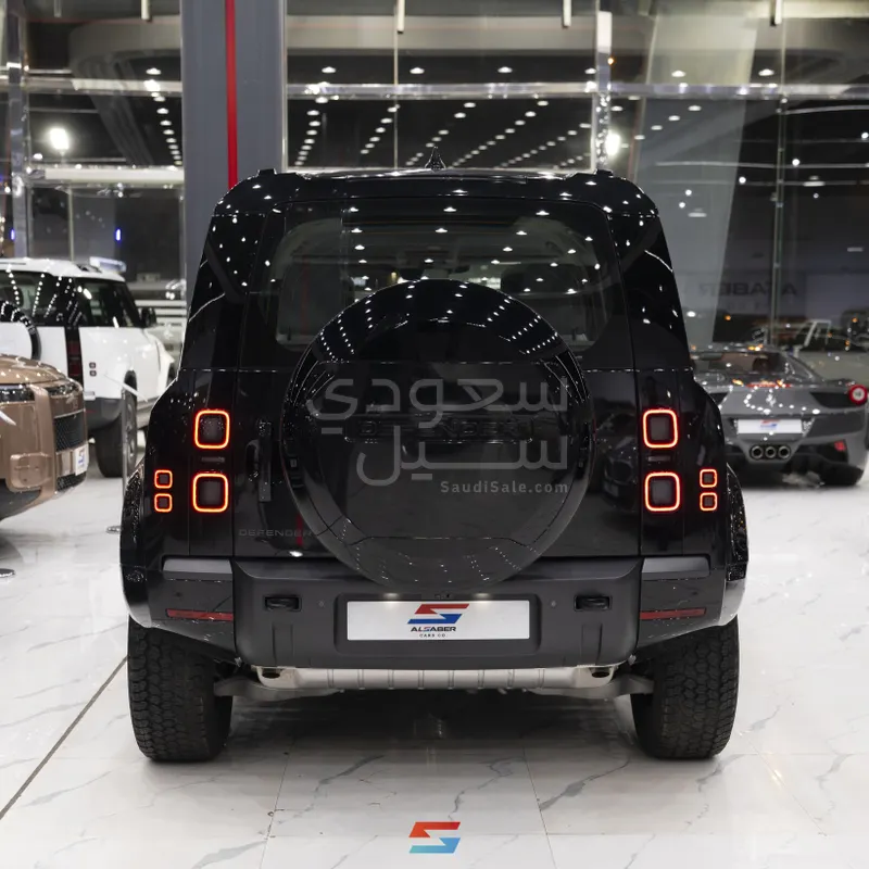 2026 Land Rover Defender SE