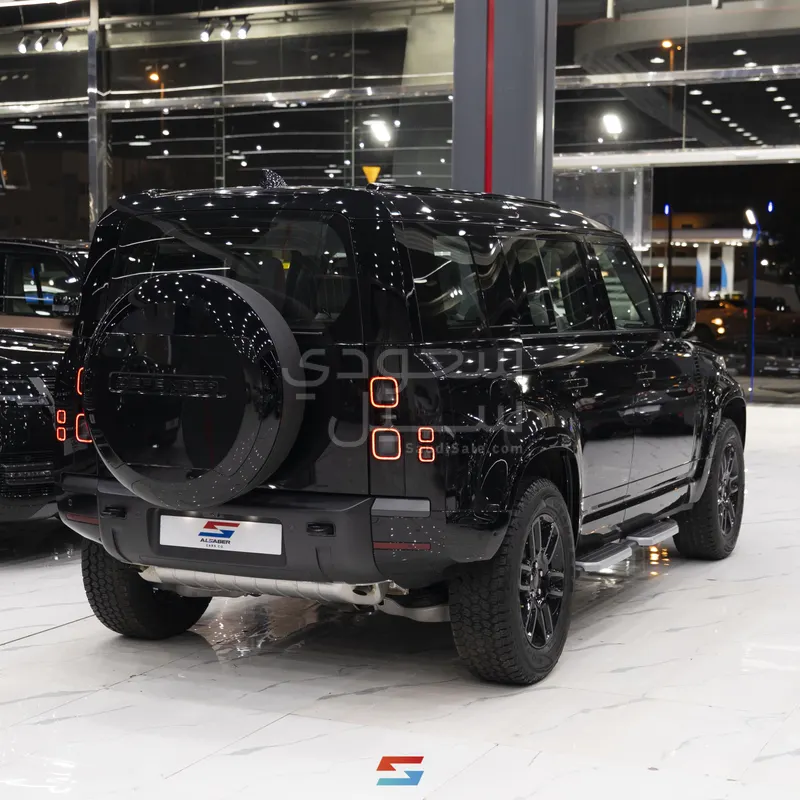 2026 Land Rover Defender SE