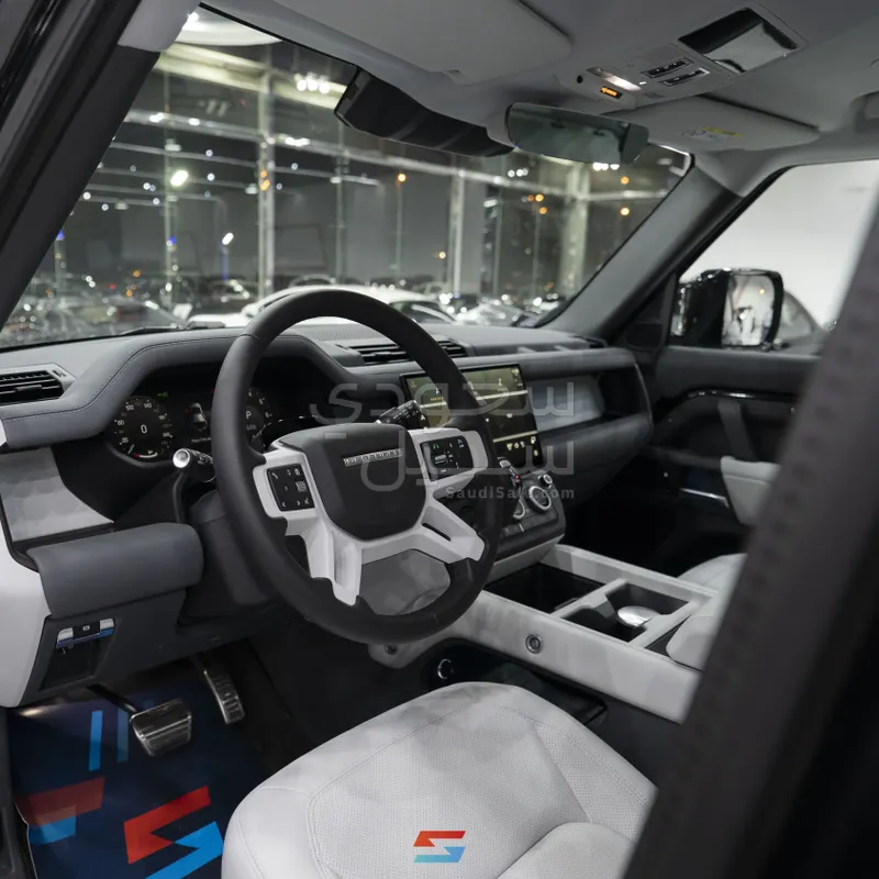 2026 Land Rover Defender X dynamic