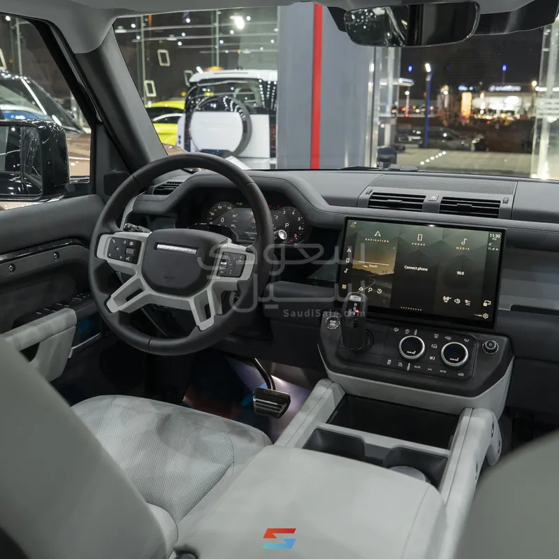 2026 Land Rover Defender X dynamic