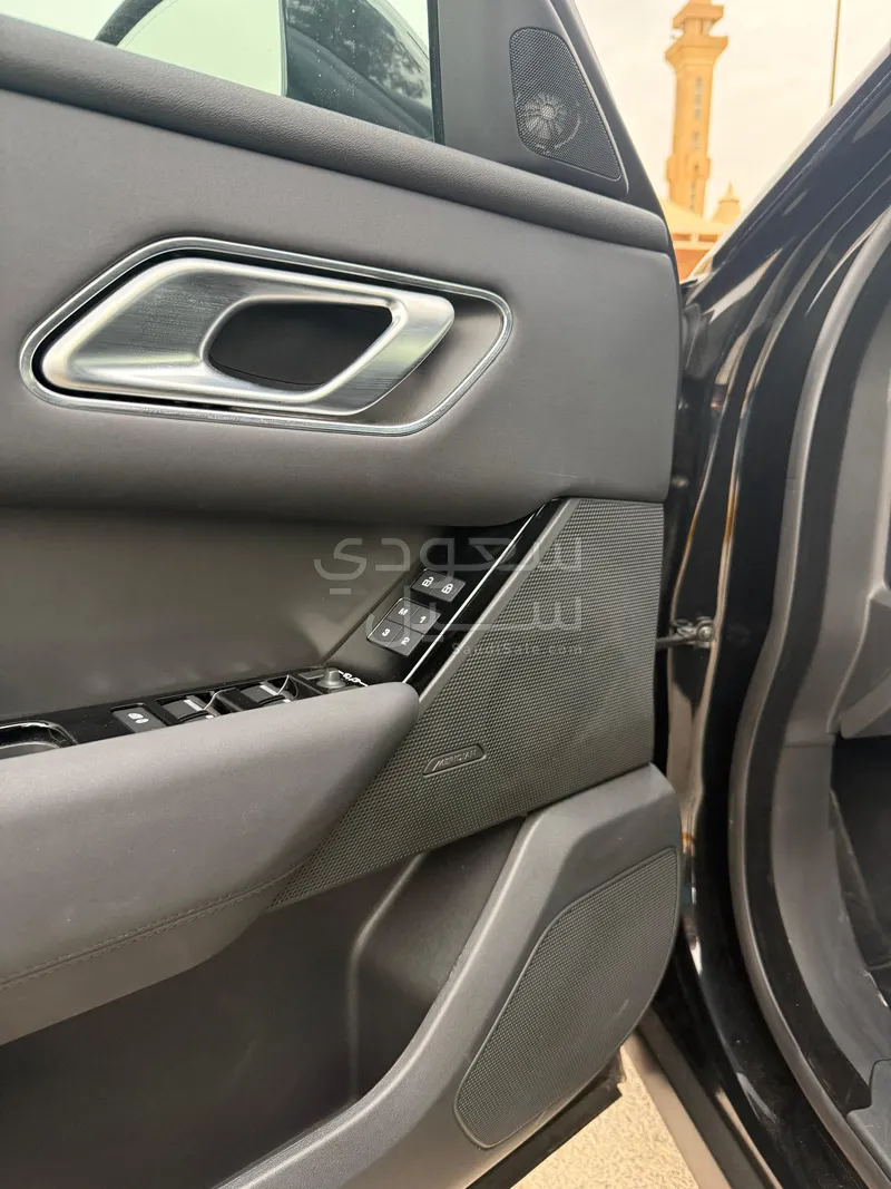 2024 Land Rover Range Rover Velar SE