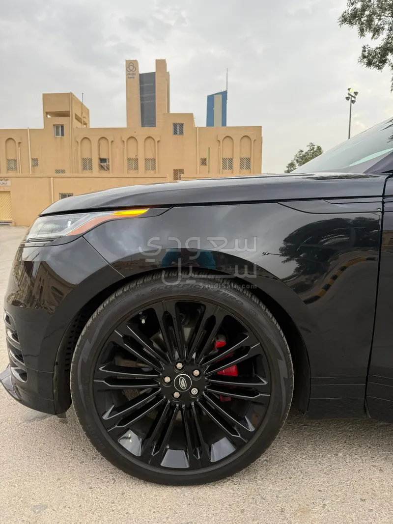 2024 Land Rover Range Rover Velar SE