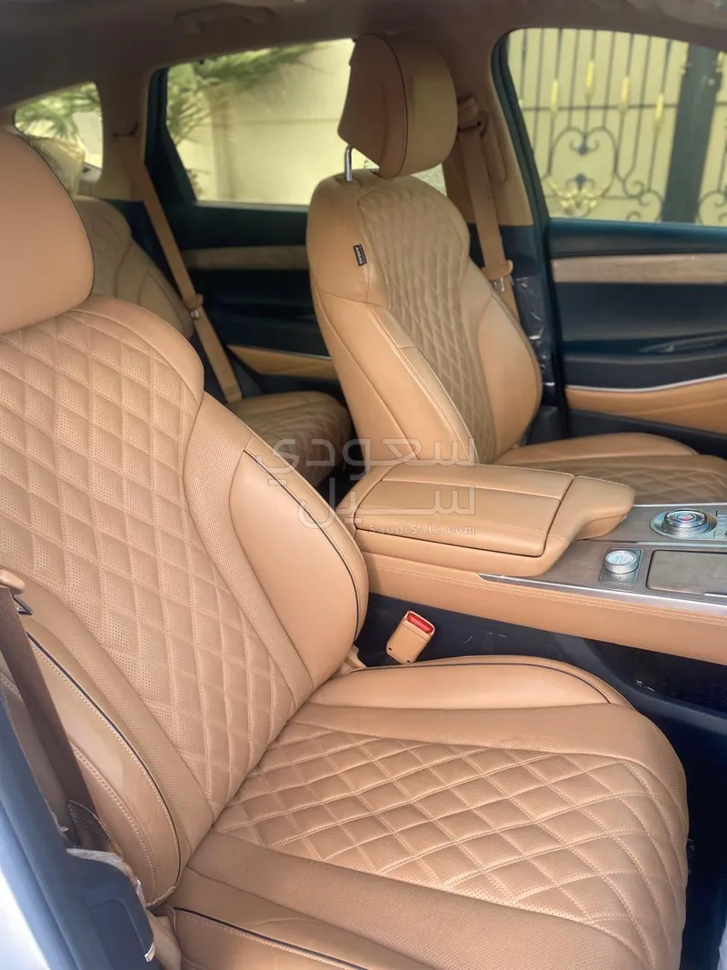 2021 جينيسيس جي في 80