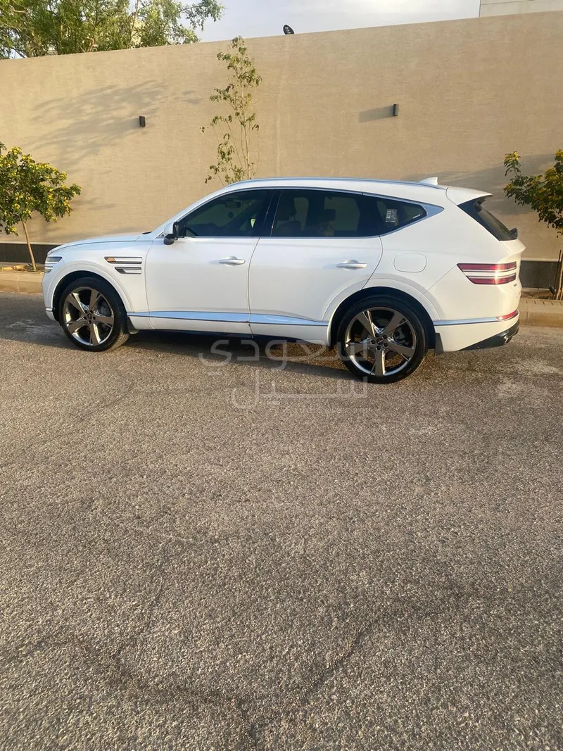 2021 جينيسيس جي في 80