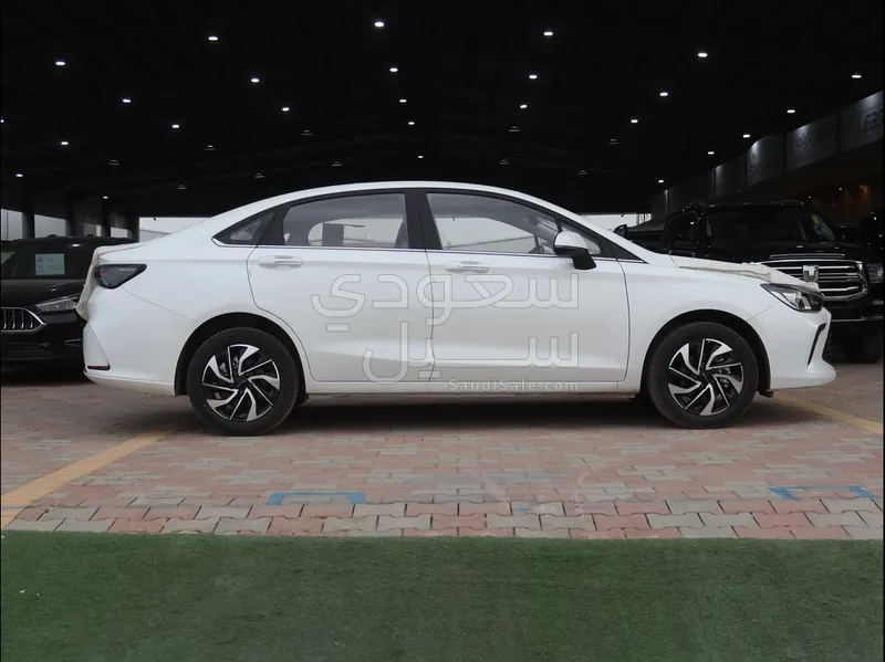 2025 بايك يو 5 بلس