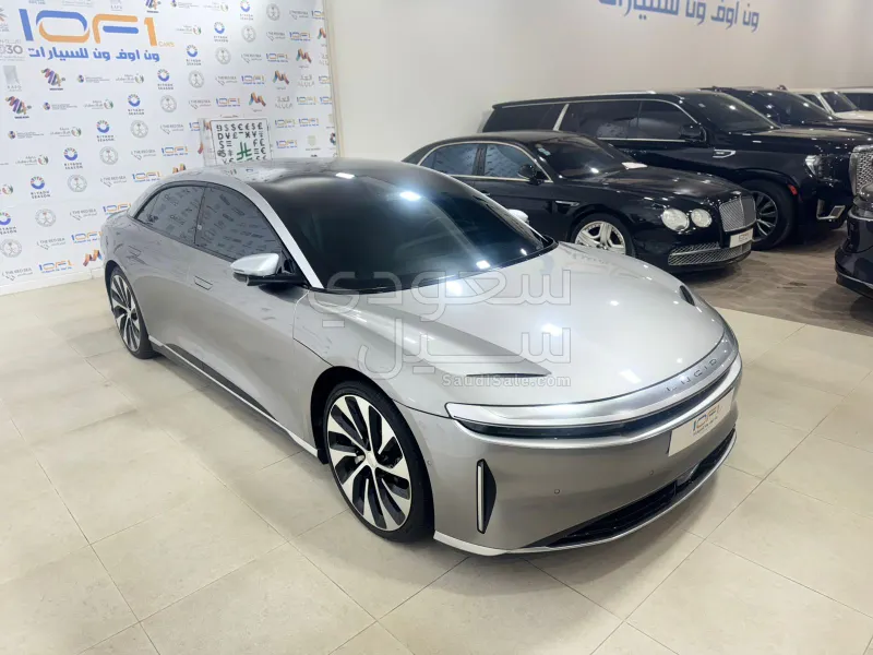 2024 لوسيد جراند تورينج