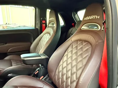 2023 فيات ابارث 695 توريزمو