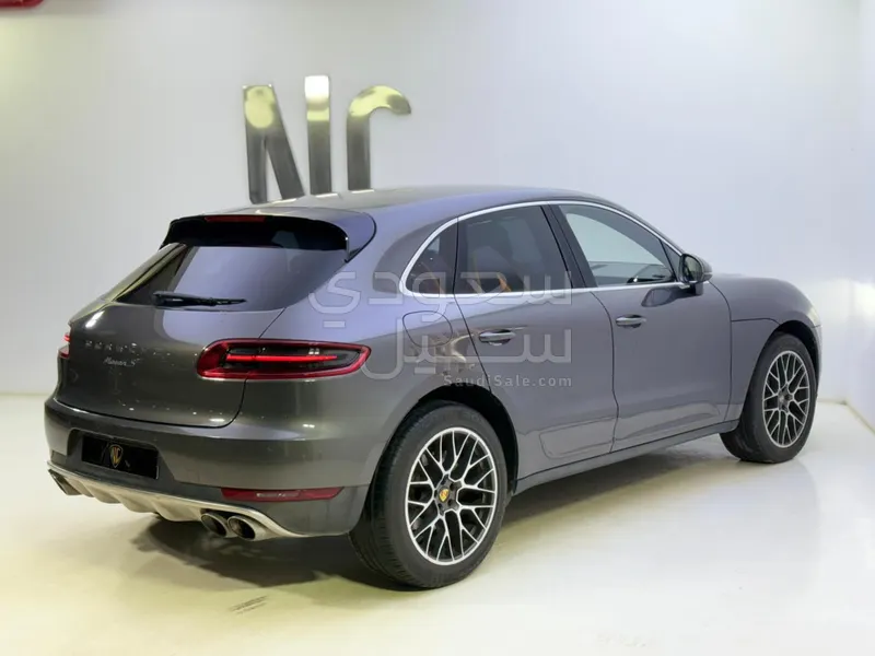 2015 بورش ماكان