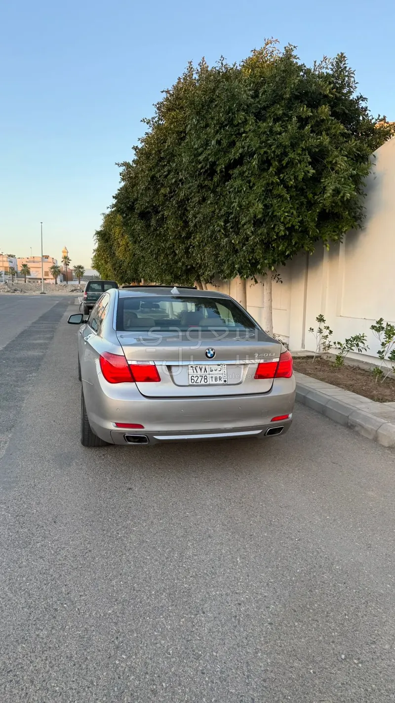 2012 بي ام دبليو الفئة السابعة 740 إل أي