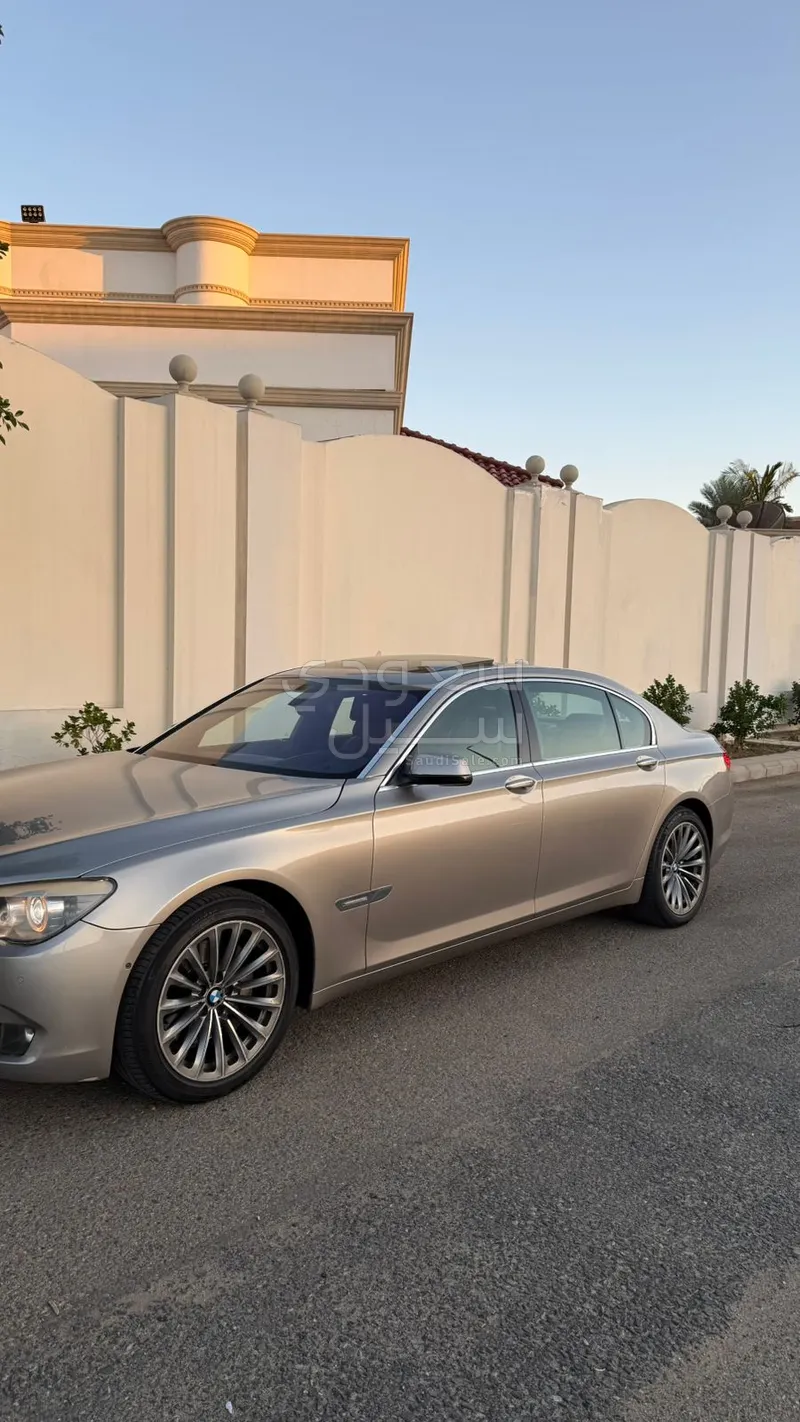 2012 بي ام دبليو الفئة السابعة 740 إل أي