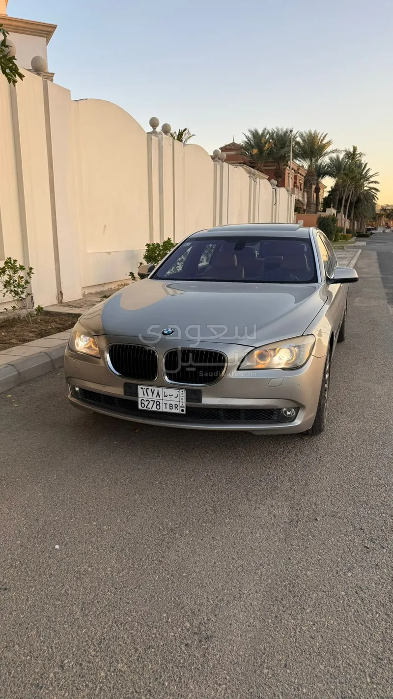 2012 بي ام دبليو الفئة السابعة 740 إل أي