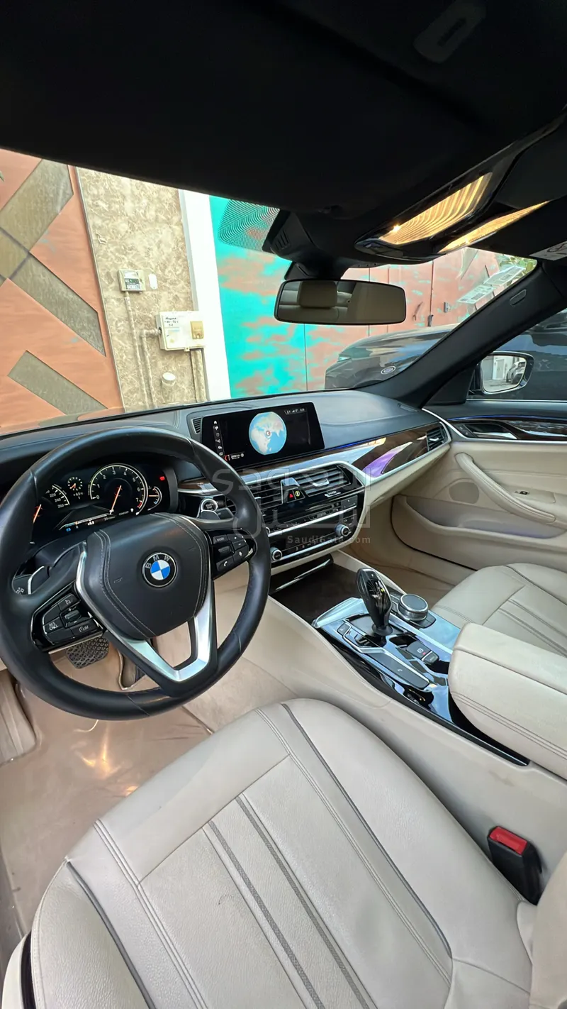 2017 بي ام دبليو الفئة الخامسة 530 أي