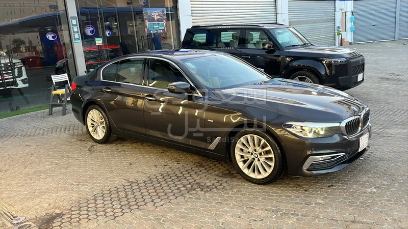 2017 بي ام دبليو الفئة الخامسة 530 أي