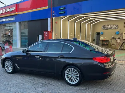 2017 بي ام دبليو الفئة الخامسة 530 أي