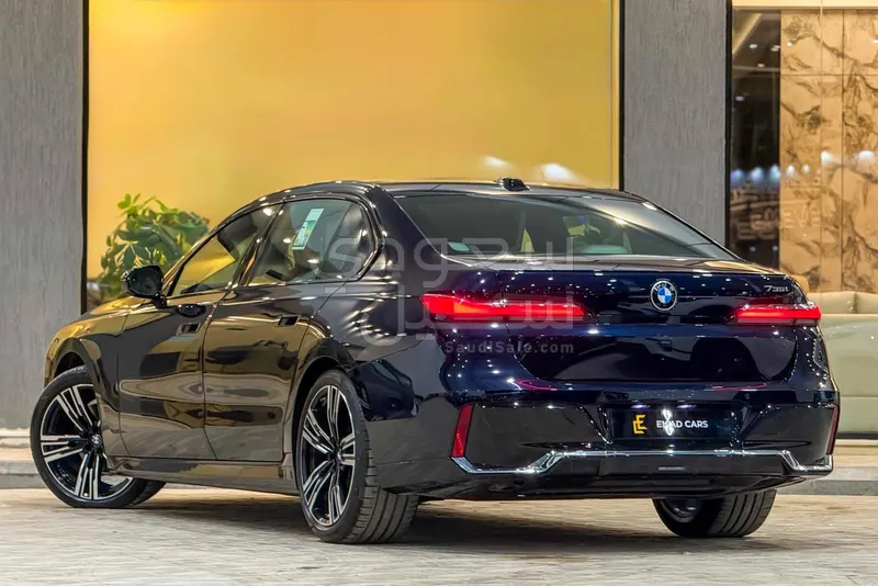 2026 بي ام دبليو الفئة السابعة 735أي