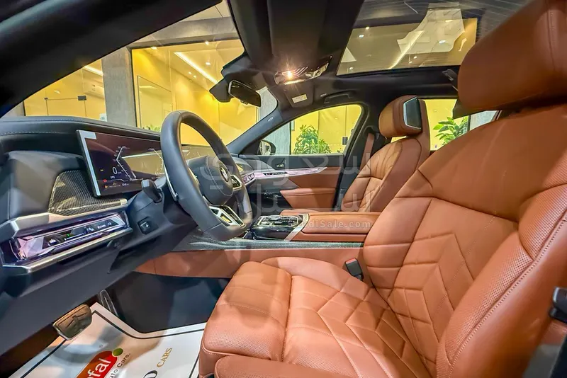 2026 بي ام دبليو الفئة السابعة 735أي