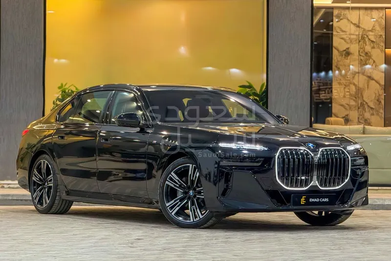 2026 بي ام دبليو الفئة السابعة 735أي