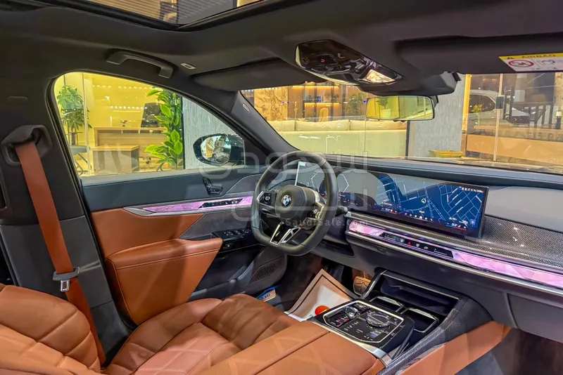 2026 بي ام دبليو الفئة السابعة 735أي