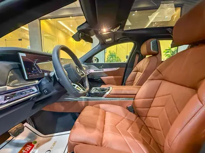 2026 بي ام دبليو الفئة السابعة 735أي