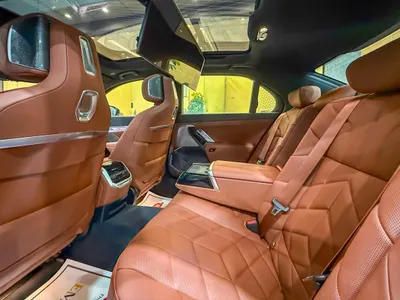 2026 بي ام دبليو الفئة السابعة 735أي