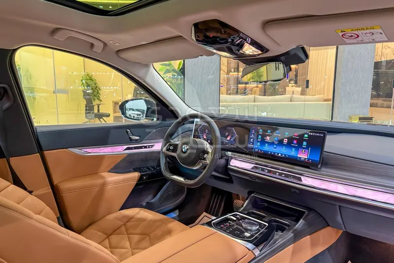 2026 بي ام دبليو الفئة السابعة 735أي