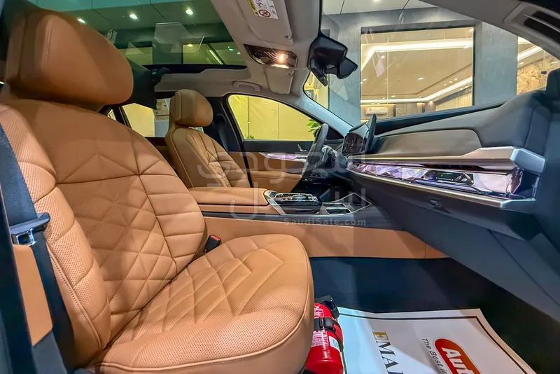 2026 بي ام دبليو الفئة السابعة 735أي