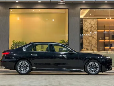 2026 بي ام دبليو الفئة السابعة 735أي