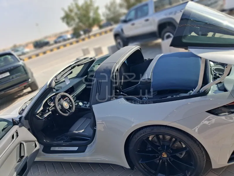 2021 بورش 911 تارجا
