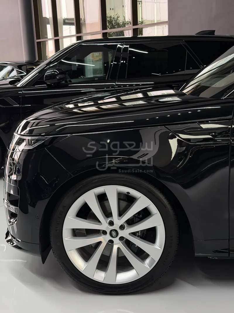 2025 لاند روفر رينج روفر سبورت اتش اس اي