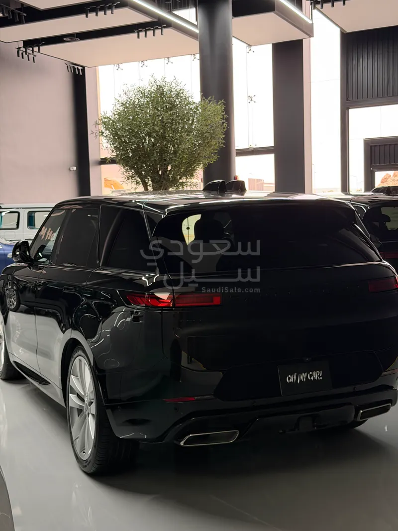2025 لاند روفر رينج روفر سبورت اتش اس اي