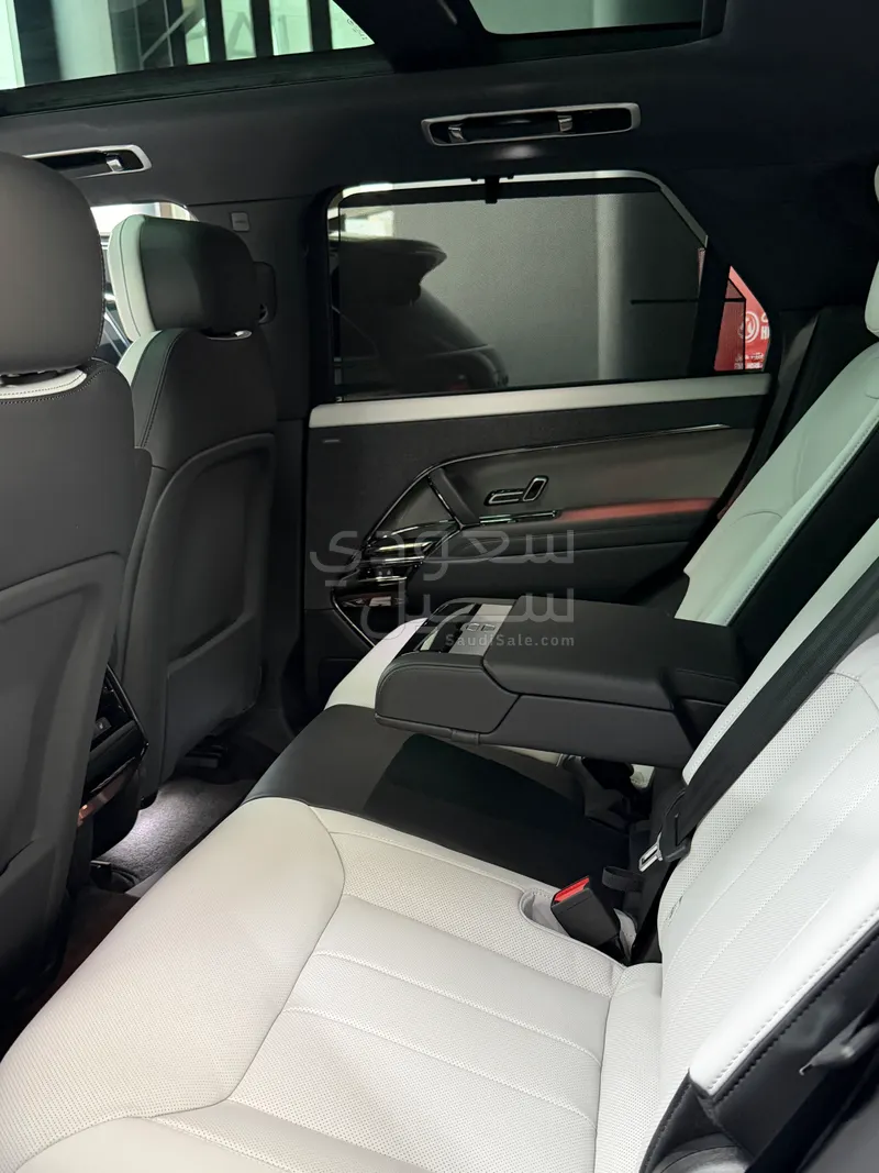 2025 لاند روفر رينج روفر سبورت اتش اس اي