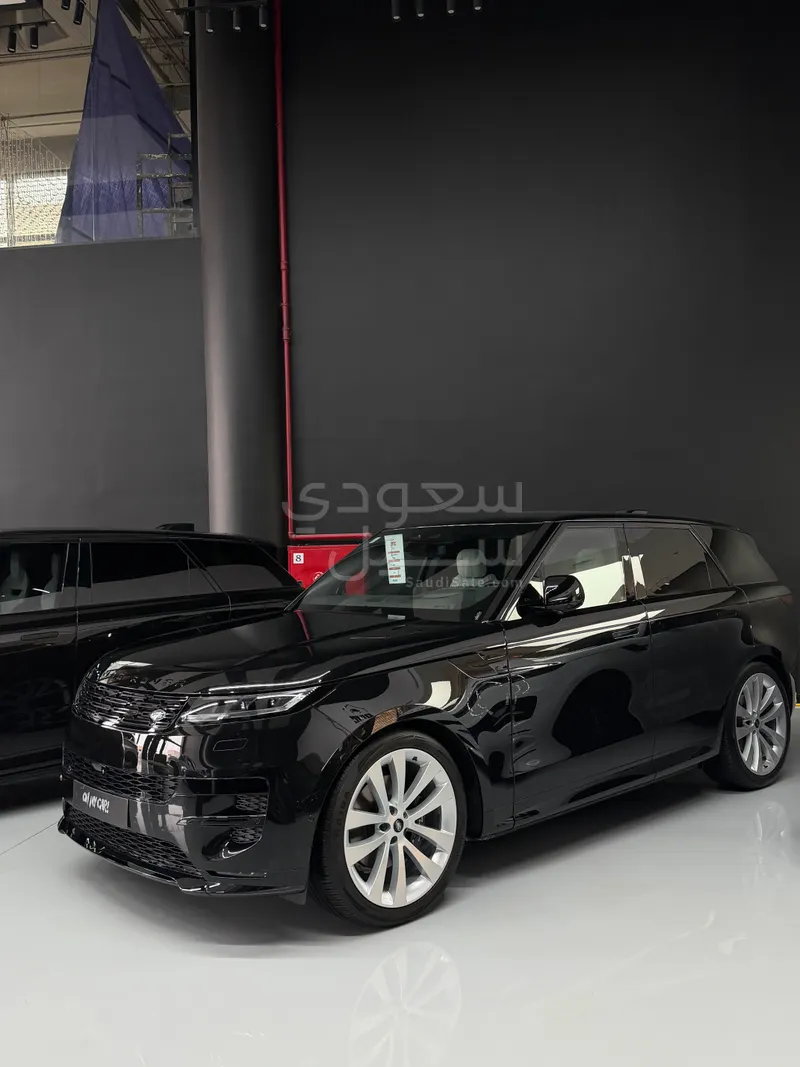 2025 لاند روفر رينج روفر سبورت اتش اس اي