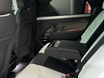 2025 لاند روفر رينج روفر سبورت اتش اس اي