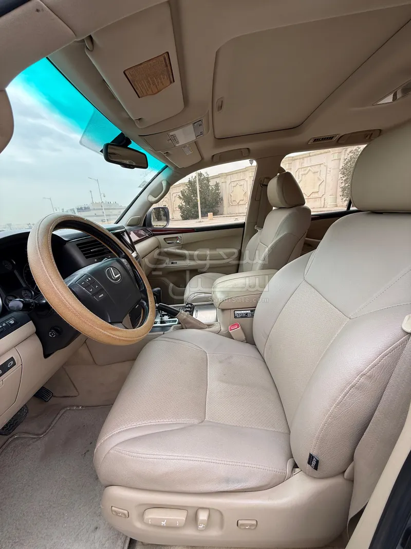 2011 لكزس إل إكس 570 أي دي