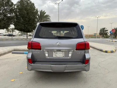 2011 لكزس إل إكس 570 أي دي