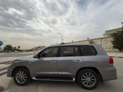 2011 لكزس إل إكس 570 أي دي