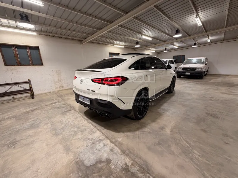 2021 مرسيدس - بنز جي إل إي 63إس أي إم جي