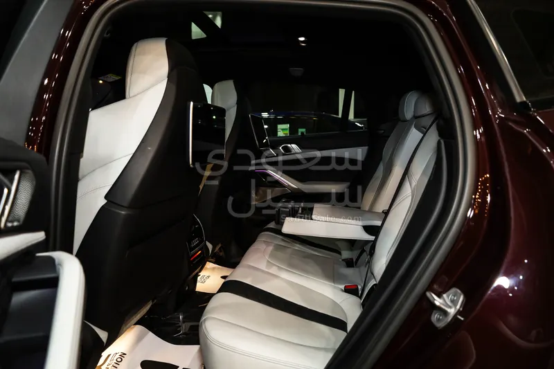 2021 بي ام دبليو الفئة اكس 6 إم كومبيتيشن