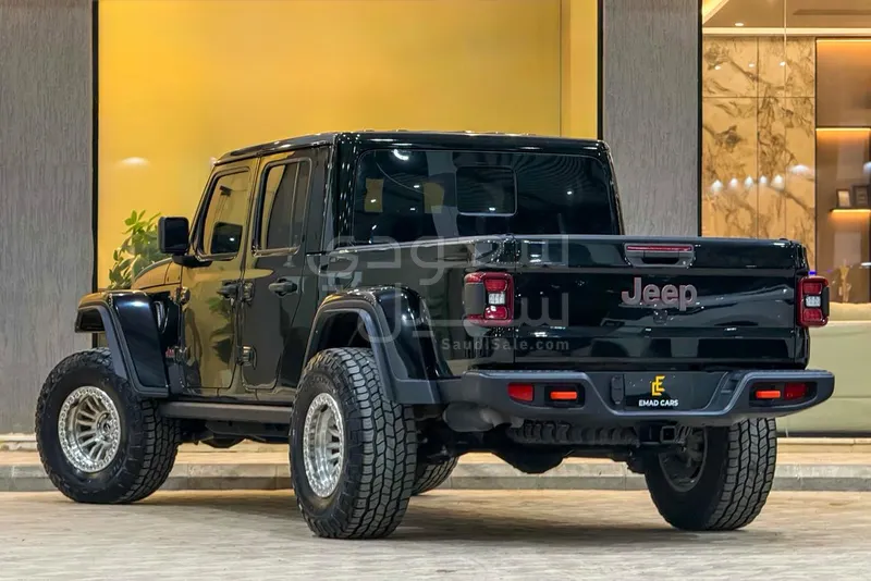 2021 جييب جلادياتور ساند رانر