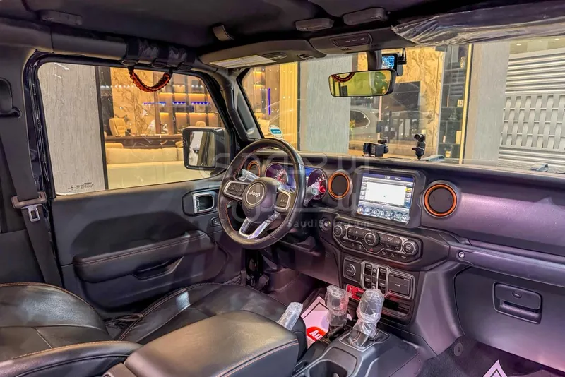 2021 جييب جلادياتور ساند رانر