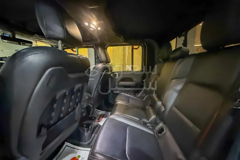 2021 جييب جلادياتور ساند رانر