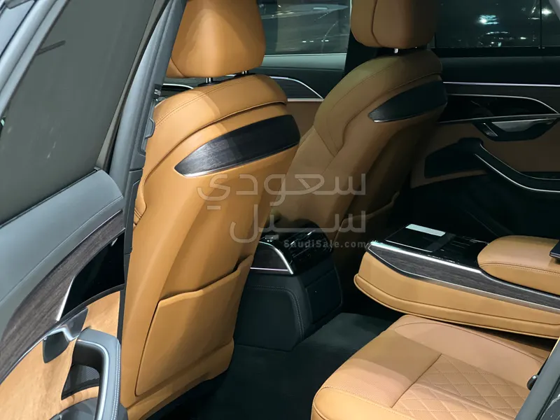 2025 اودي اي 8