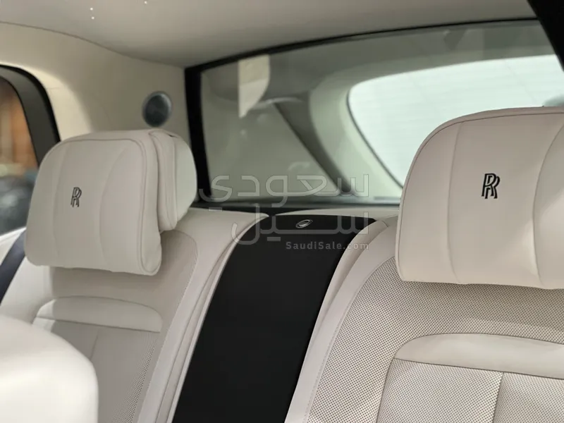 2025 رولز رويس كولينان سلفر بادج