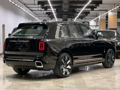 2025 رولز رويس كولينان سلفر بادج