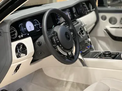 2025 رولز رويس كولينان سلفر بادج