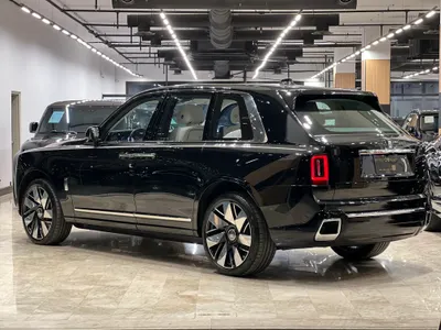 2025 رولز رويس كولينان سلفر بادج